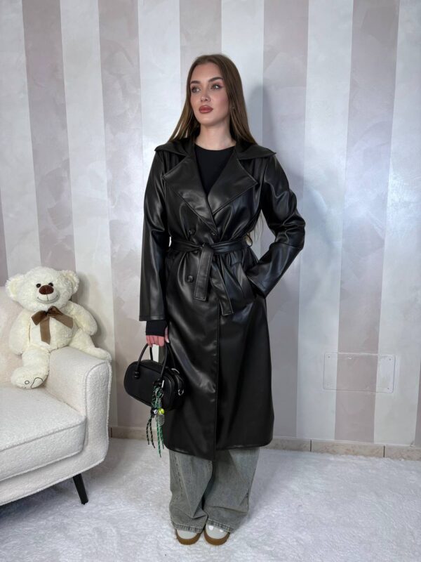 TRENCH LINDA